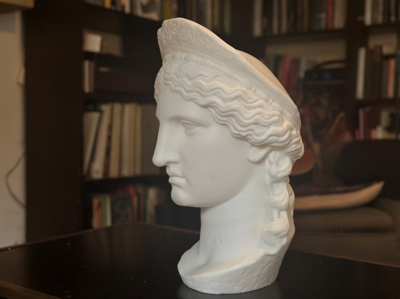 A 3d printed head of the goddess Juno